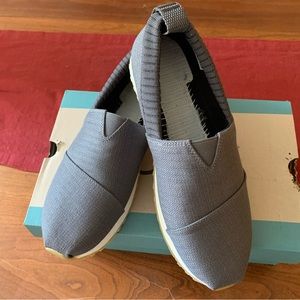 Toms Alpargata Resident shoe